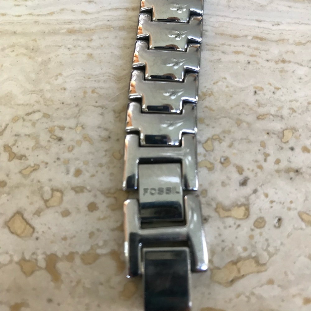 GORGEOUS FOSSIL STAINLESS STEEL WATCH - Picture 7 of 10